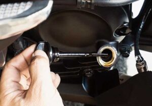 Kapan Oli Mesin Motor Perlu Ganti Baru