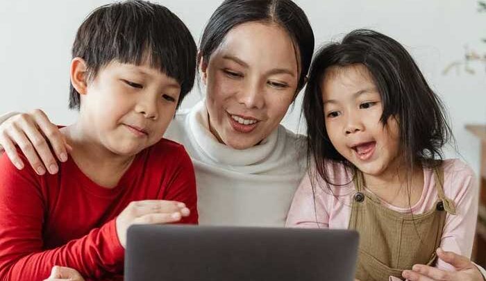 Bimbing Anak Cari Pengetahuan